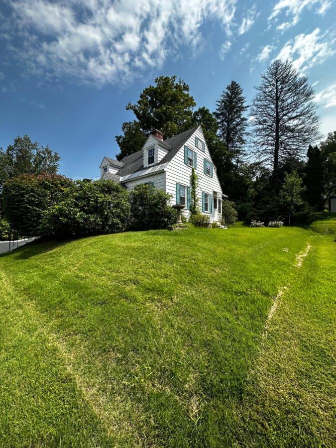 Cute Cape Cod Style Home 皮茨菲尔德 外观 照片